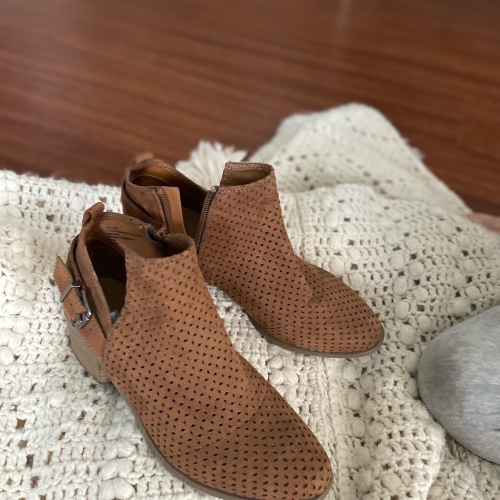 Booties - Picture 3 of 3